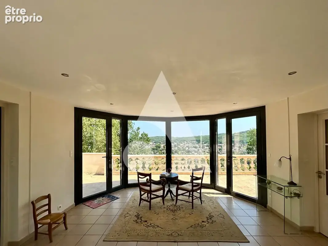 Villa 248 m2 / 4 chambres - photo 2