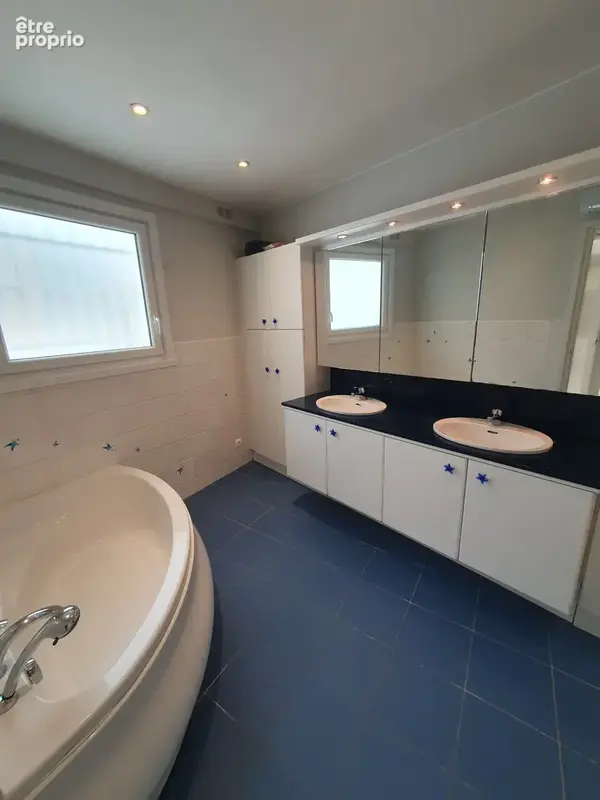 MMaison type 6 Renescure - Salle de Bains vue 1