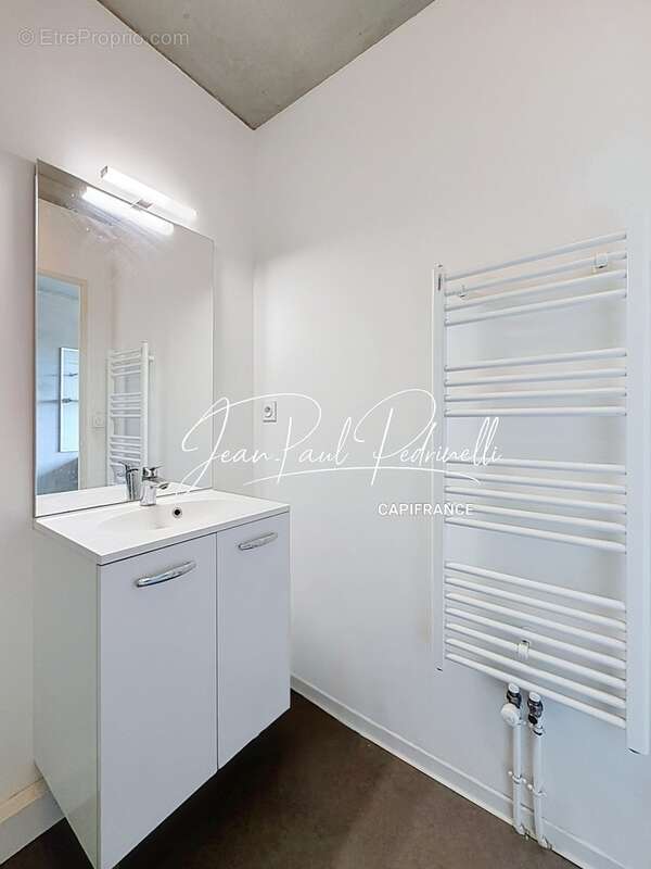 Rare Appartement Lyon 2 Cœur Confluence - T1 de 20 m² - Spécial investissement locatif - - Bail commercial LMNP géré -  Rentabil - photo 13