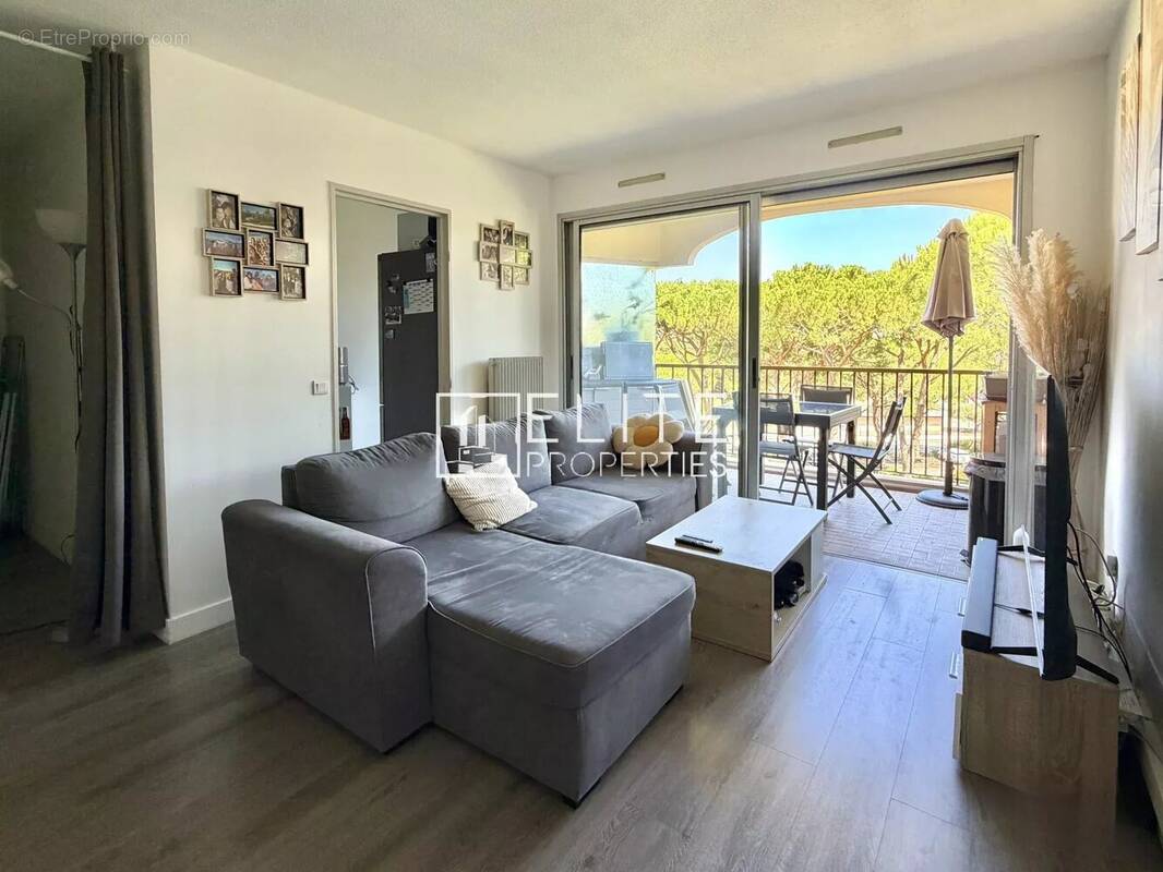 Appartement à MANDELIEU-LA-NAPOULE