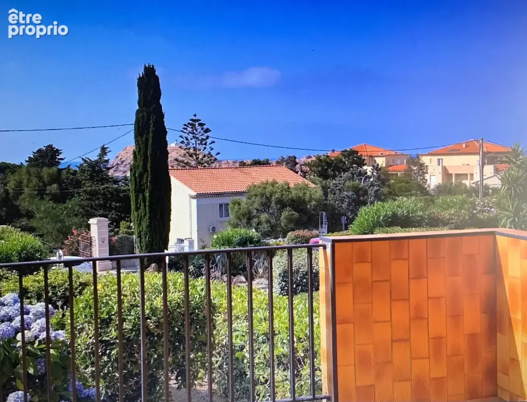 Appartement T2 à L ÎLE ROUSSE - photo 5