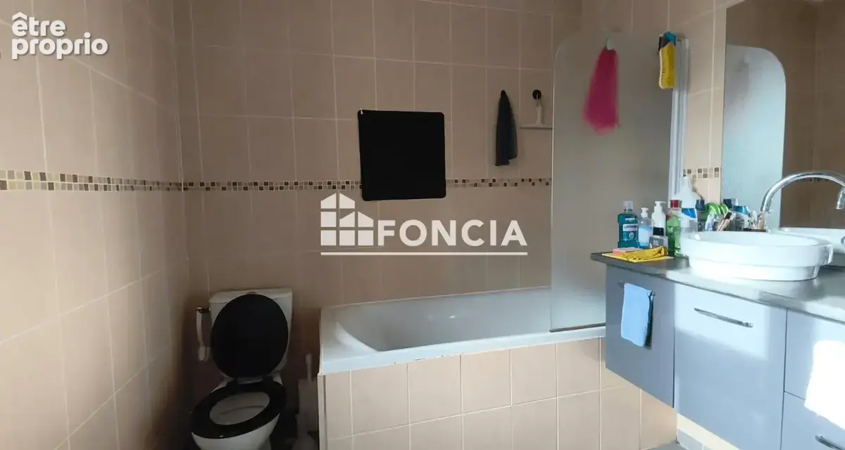 Immeuble de 2 appartements et une maison en centre ville de Dordives - photo 19