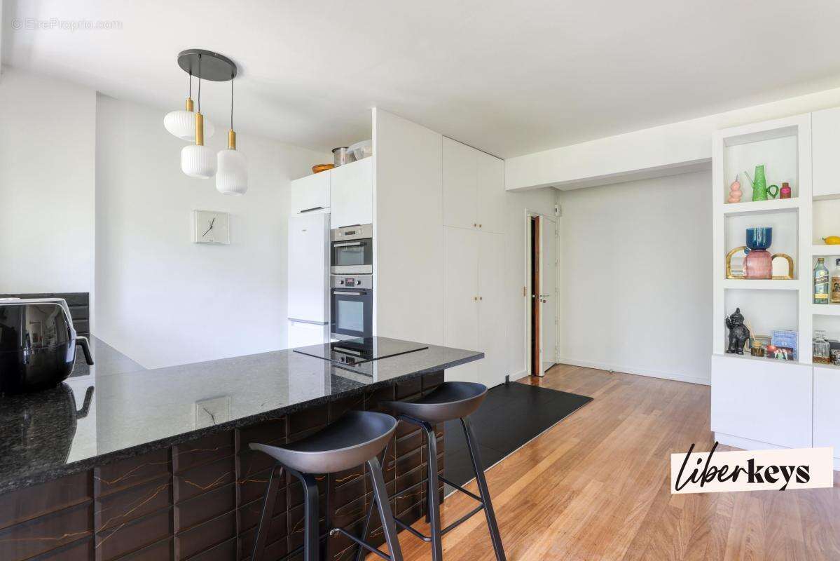 Appartement à NEUILLY-SUR-SEINE