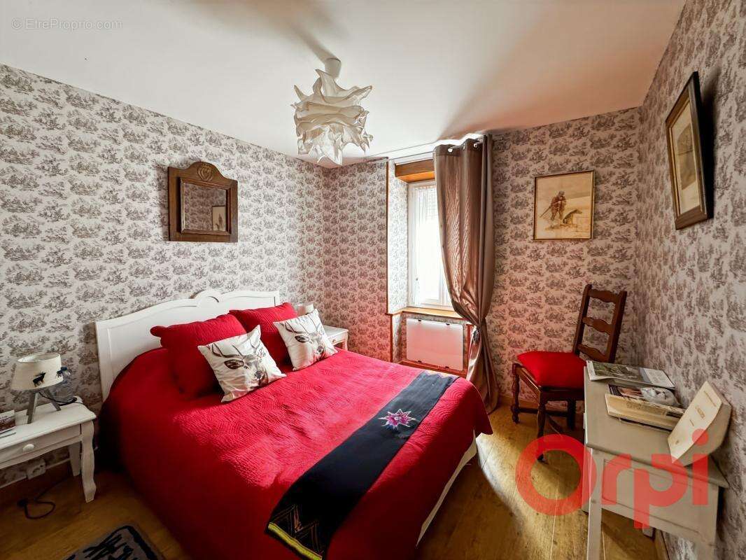 Maison à SAINT-BONNET-TRONCAIS