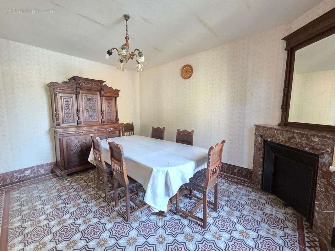 Maison à SAIL-LES-BAINS