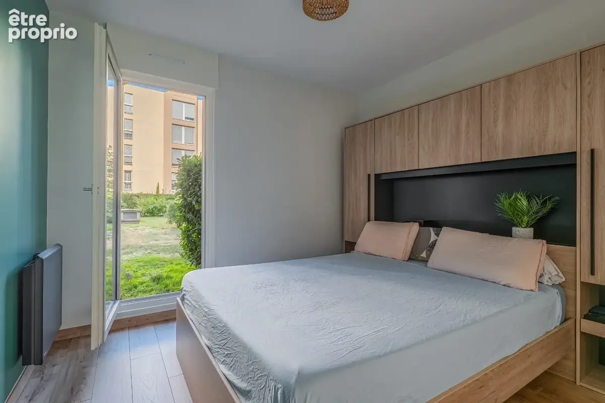 Appartement à vendre 4 pièces LYON 8EME ARRONDISSEMENT (69) Monplaisir-Lumière Parking Jardin - photo 8
