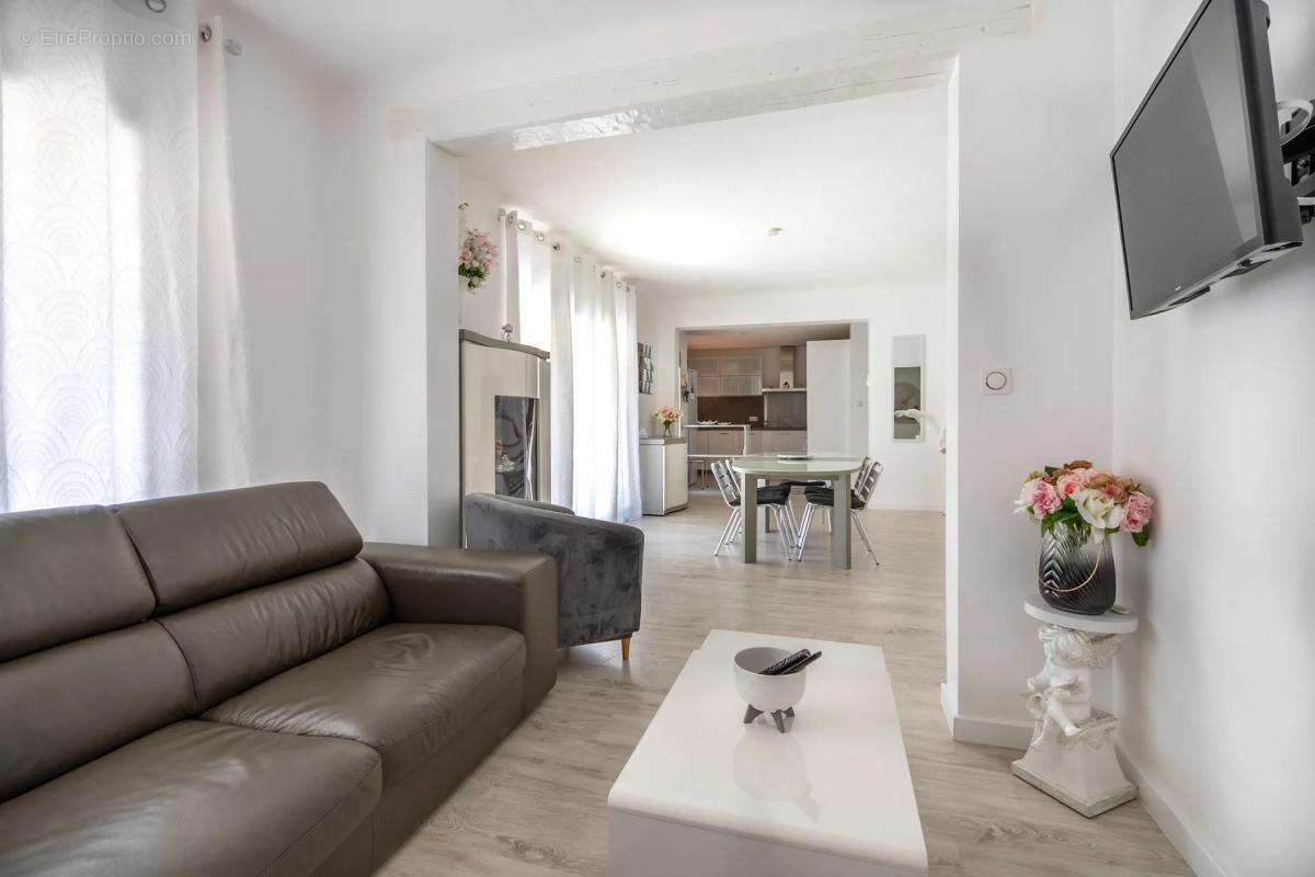 Carcès – villa familiale rénovée avec piscine - photo 2