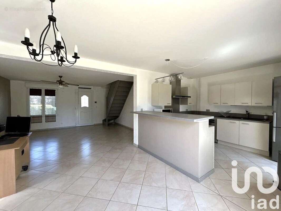 Photo 2 - Maison à VERNY