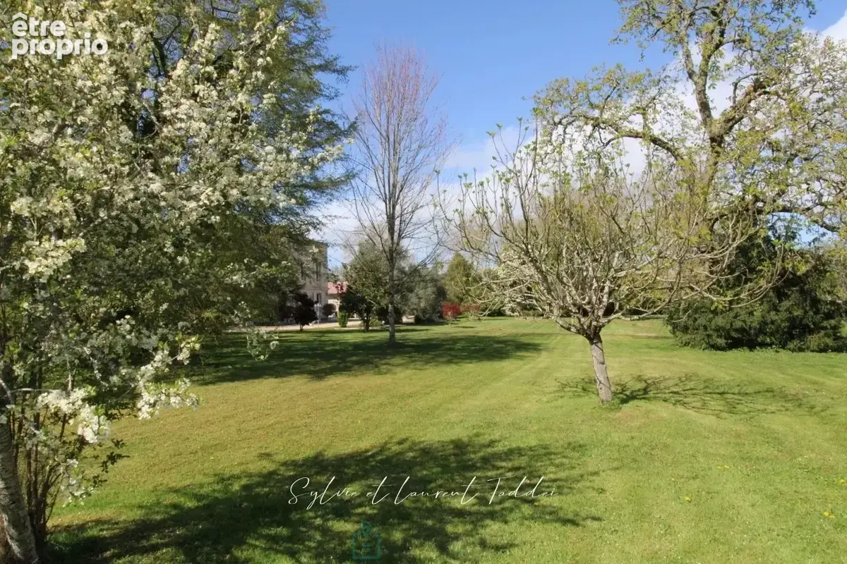 Maison de maitre renovee et outil professionnel cle en main sur plus de 10 hectares - photo 13