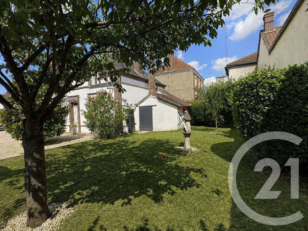 Maison 130 m² à Ezy-Sur-Eure  - photo 2