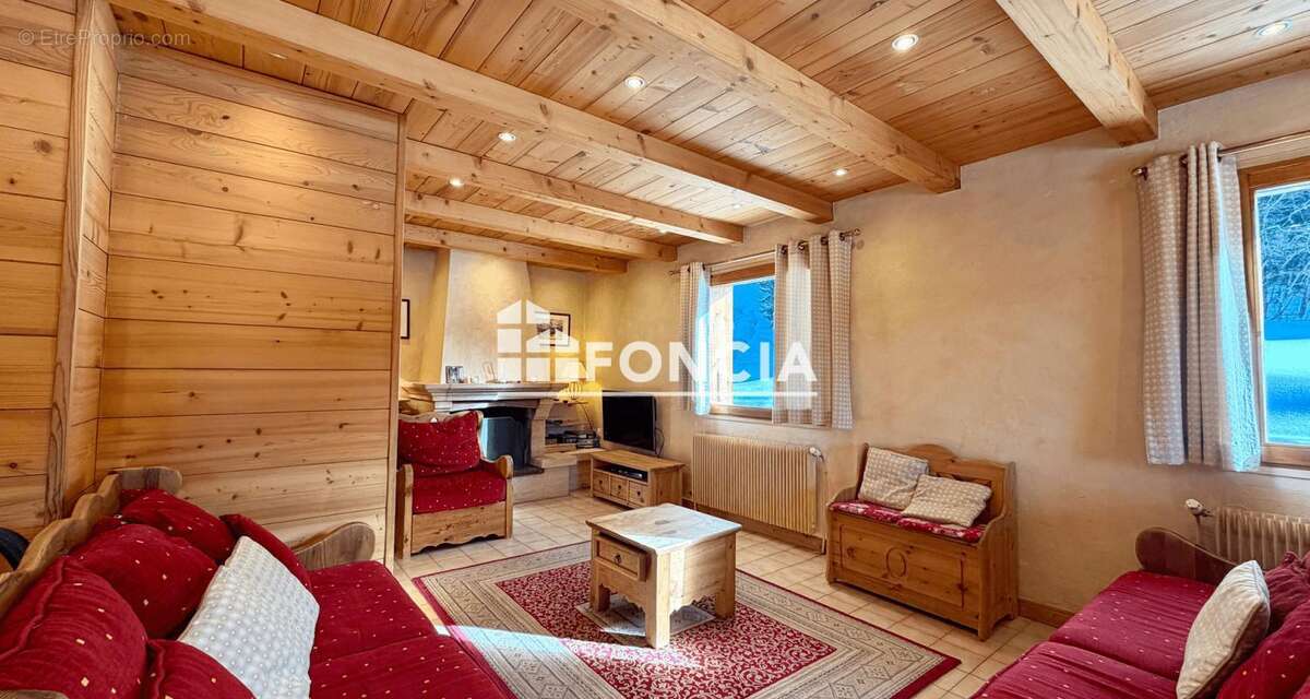 Maison à NOTRE-DAME-DE-BELLECOMBE