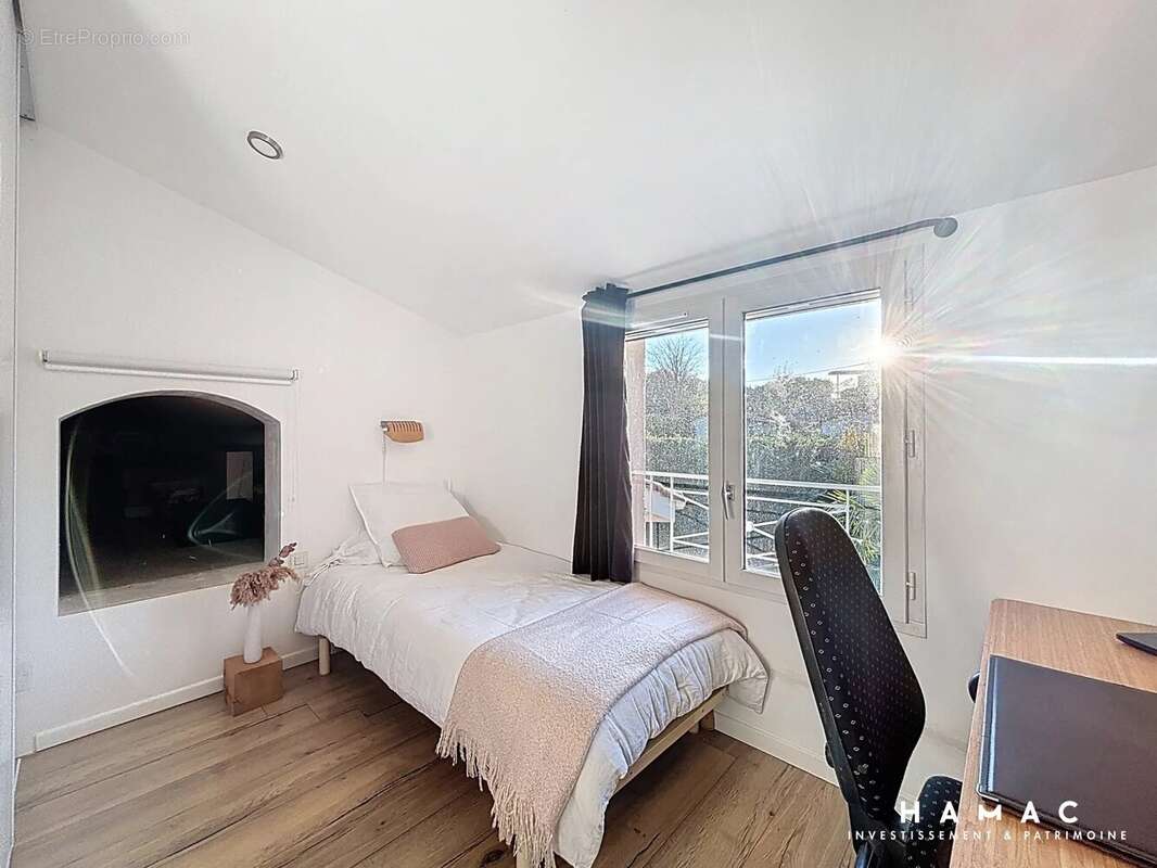 Maison à GREZIEU-LA-VARENNE