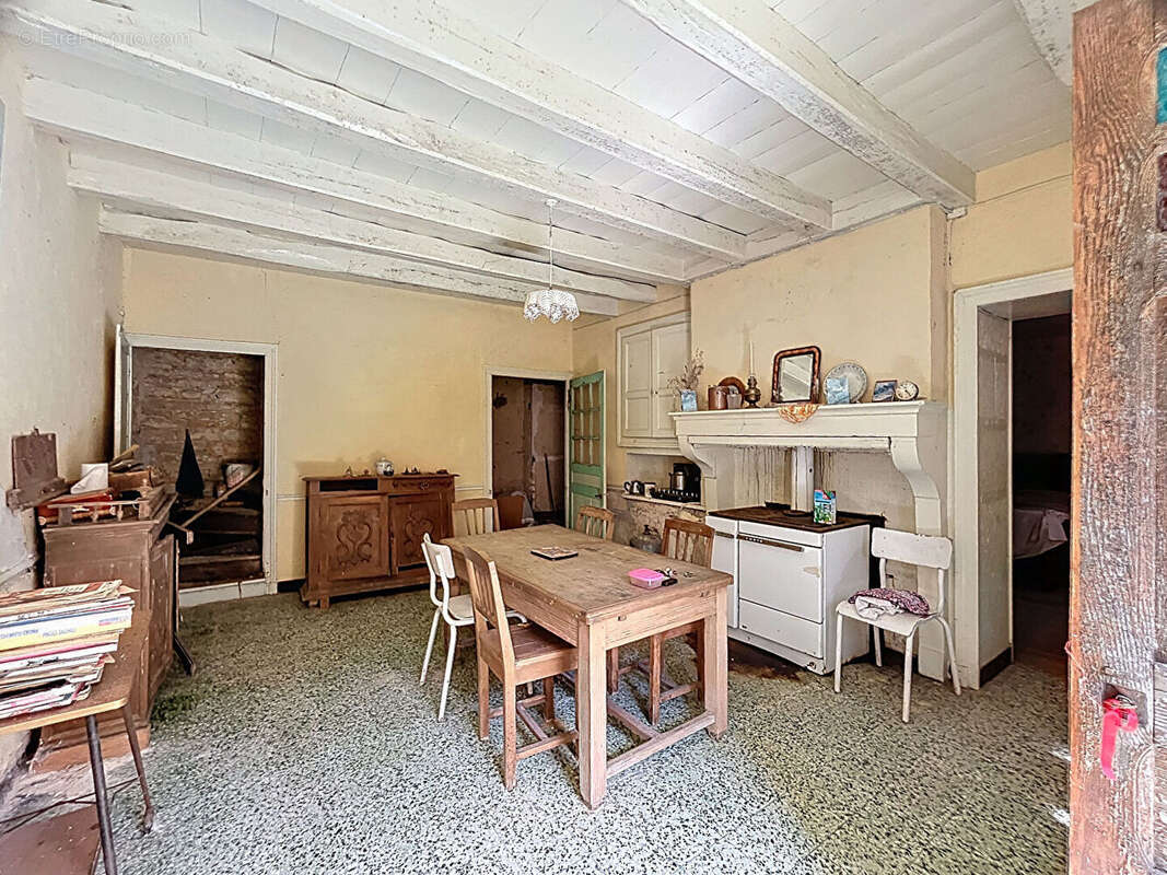 Maison à FRAIGNOT-ET-VESVROTTE