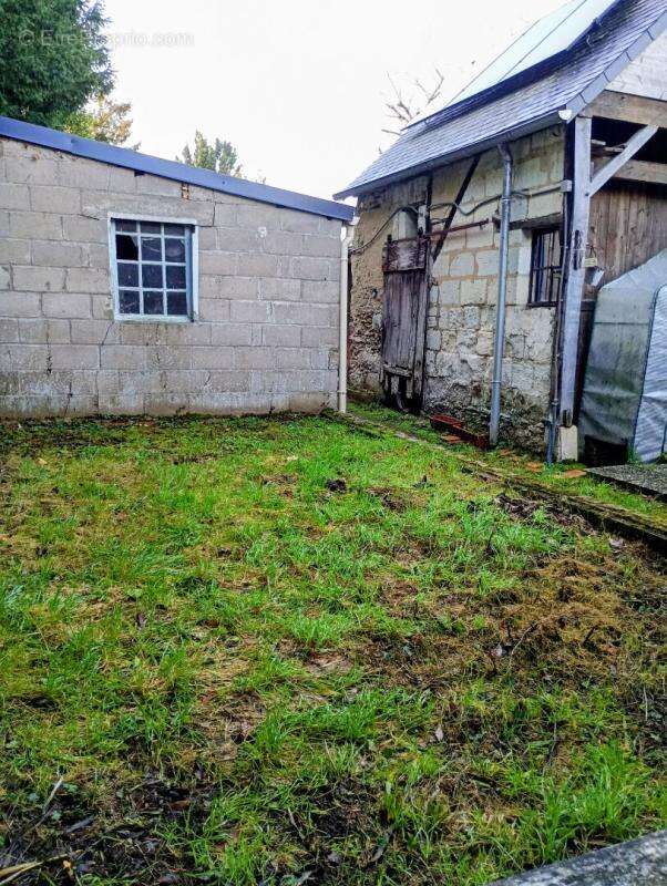 Maison à PELLOUAILLES-LES-VIGNES