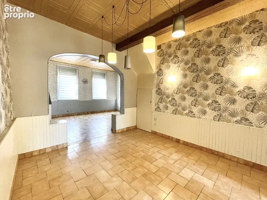 maison de 105 m2 à rénover - fort potentiel - photo 9