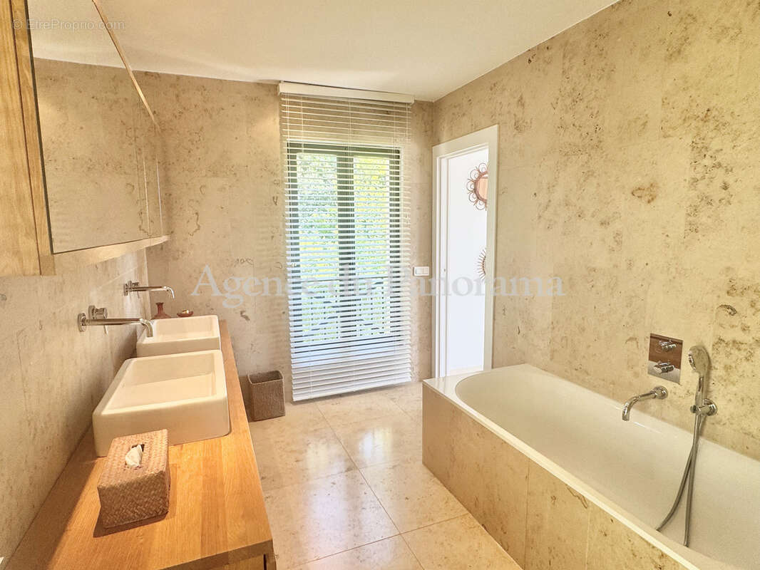 Sublime villa contemporaine avec une vue panoramique au grand calme - photo 15