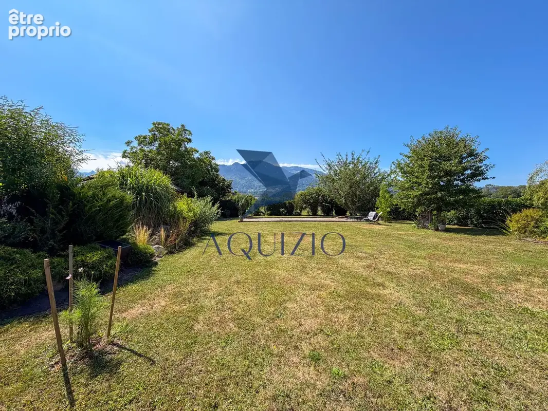 Propriété familiale de 173 m2   Plus de 2 200 m2 de terrain plat, piscine et vue montagnes - photo 19