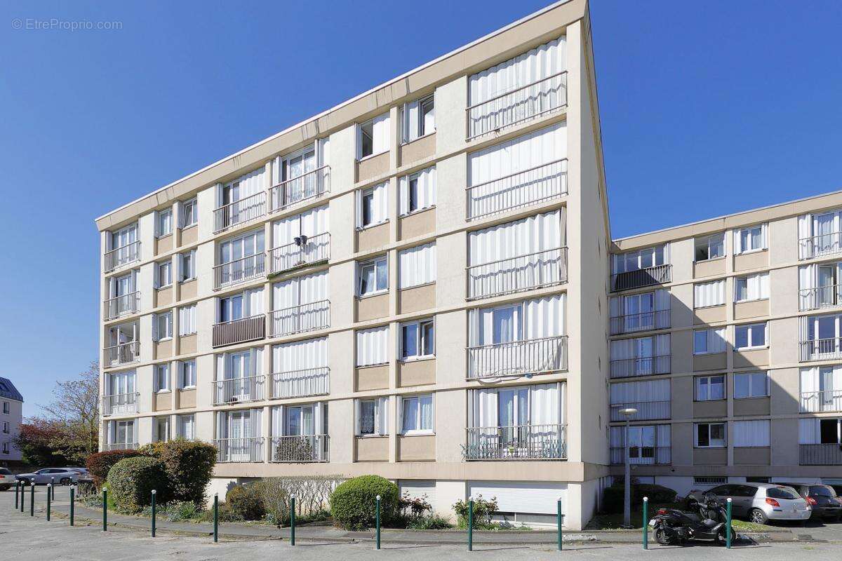 Appartement à LE PLESSIS-TREVISE