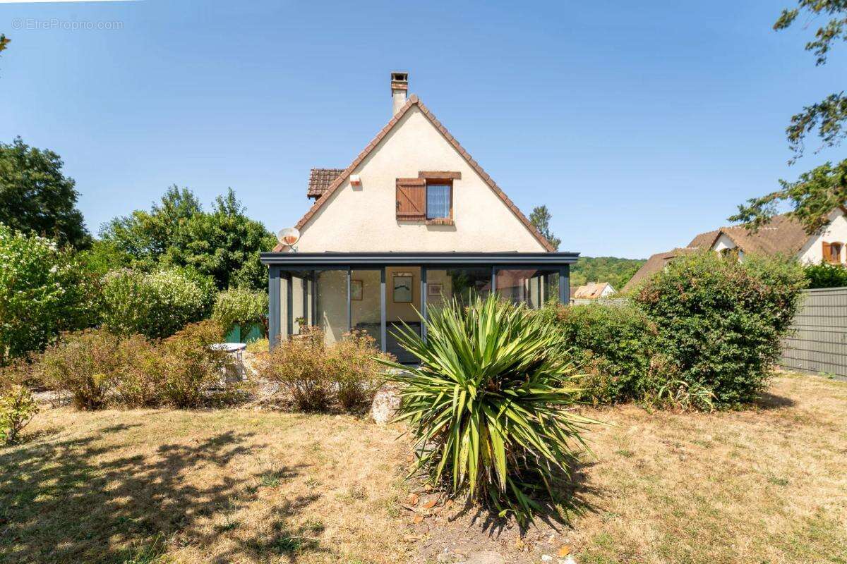 Maison de 5 pièces de 108 m² à Amfreville-sur-Iton - photo 2