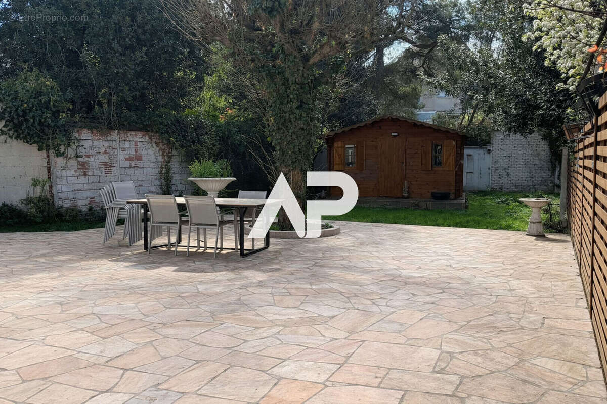 Maison à MONTMORENCY