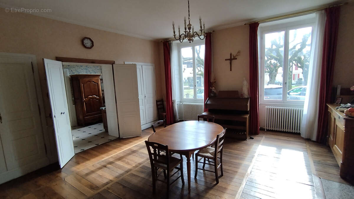 Maison à CEAUX-EN-COUHE