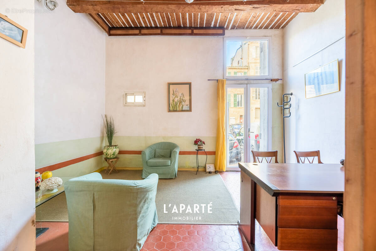 Appartement à MARSEILLE-6E