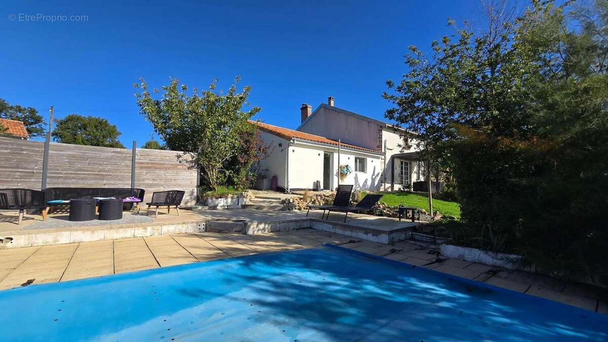 Photo 3 - Maison à LATHUS-SAINT-REMY