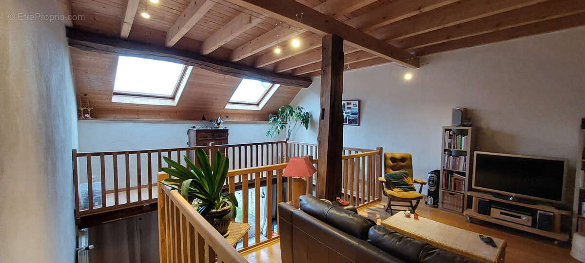 Maison à CONFLANDEY