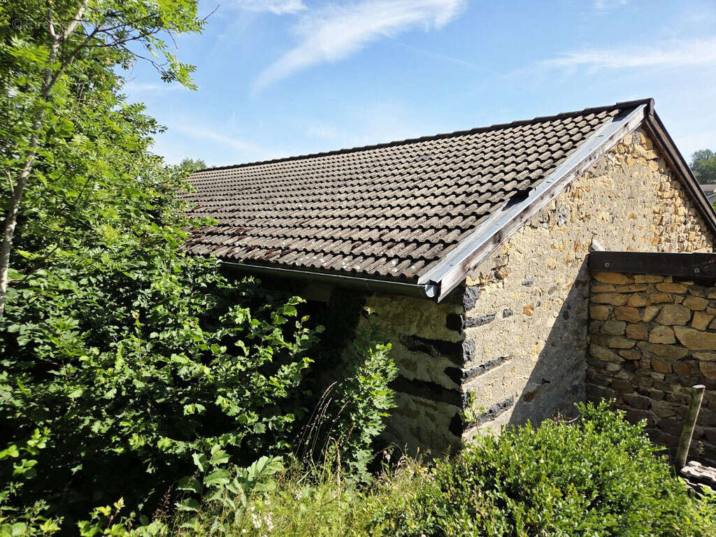 Maison à SAINT-JULIEN-CHAPTEUIL