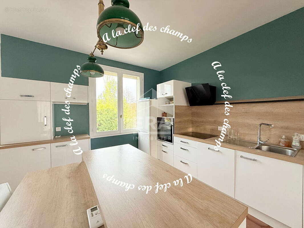 Maison à BURES-SUR-YVETTE