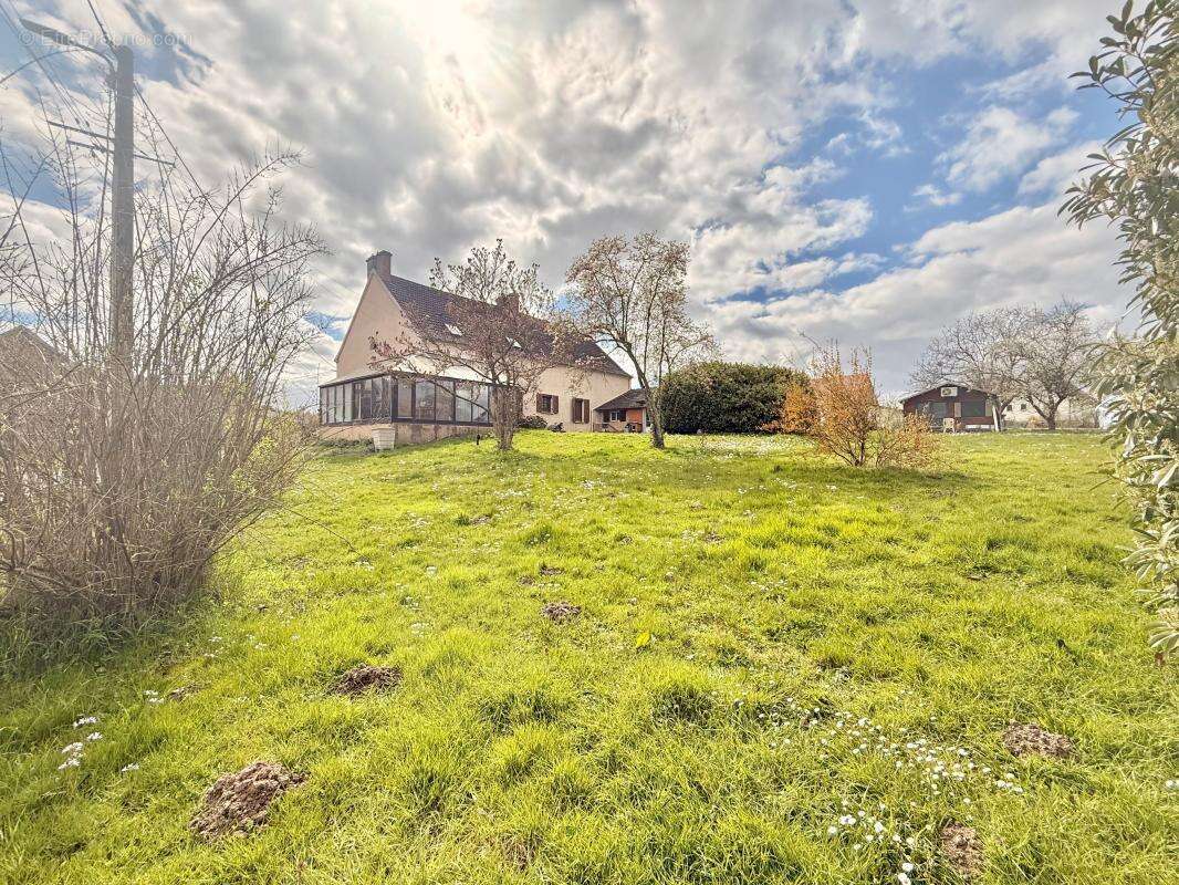 Maison à SAINT-LEGER-TRIEY