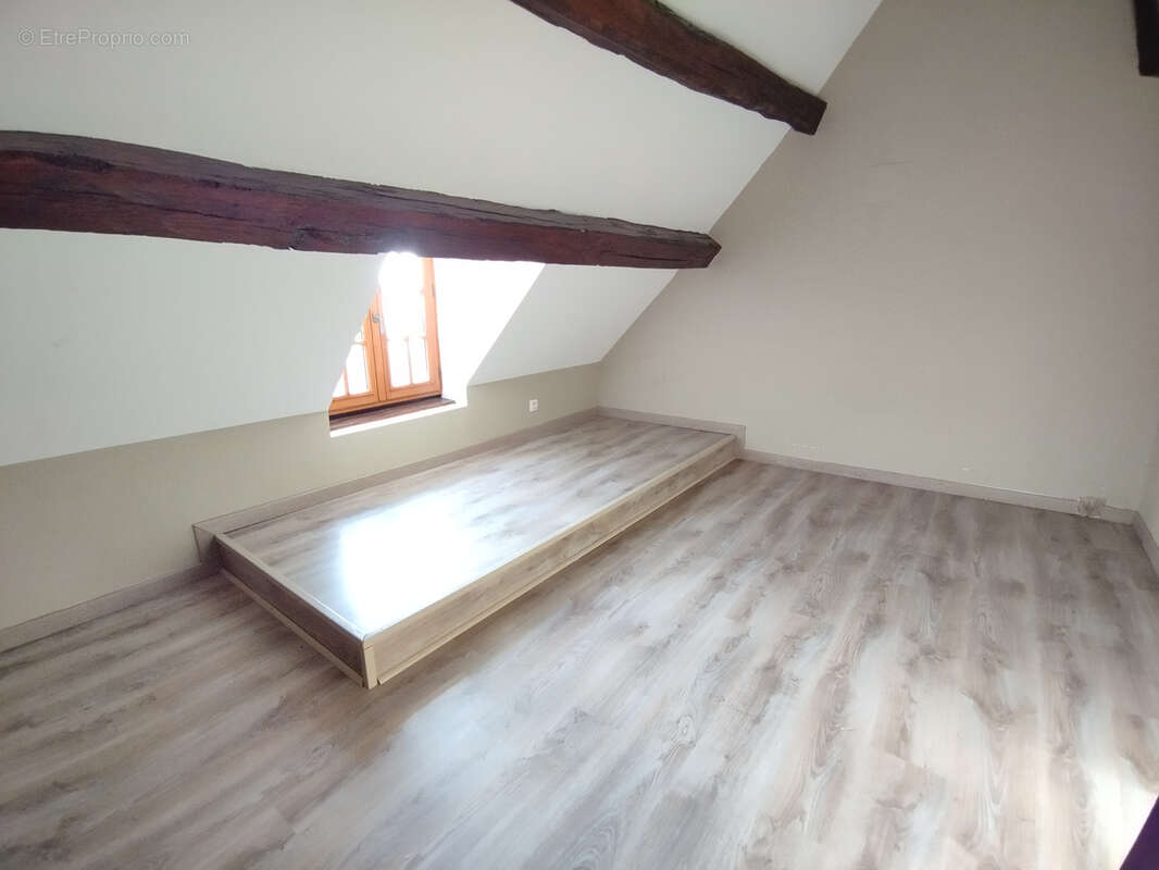 Maison à SAINT-HILAIRE-LA-GRAVELLE