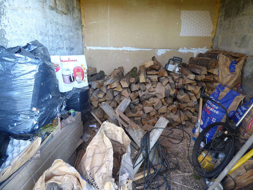 Maison à SAINT-TRIVIER-DE-COURTES