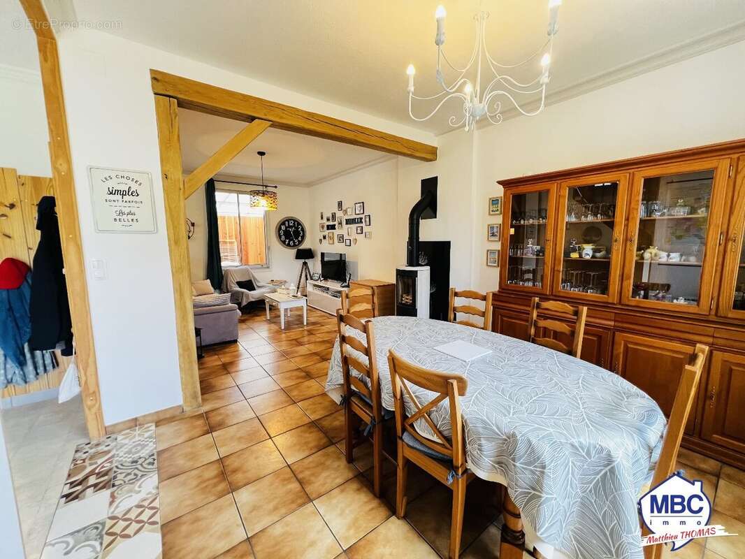 Maison à MONTREVAULT