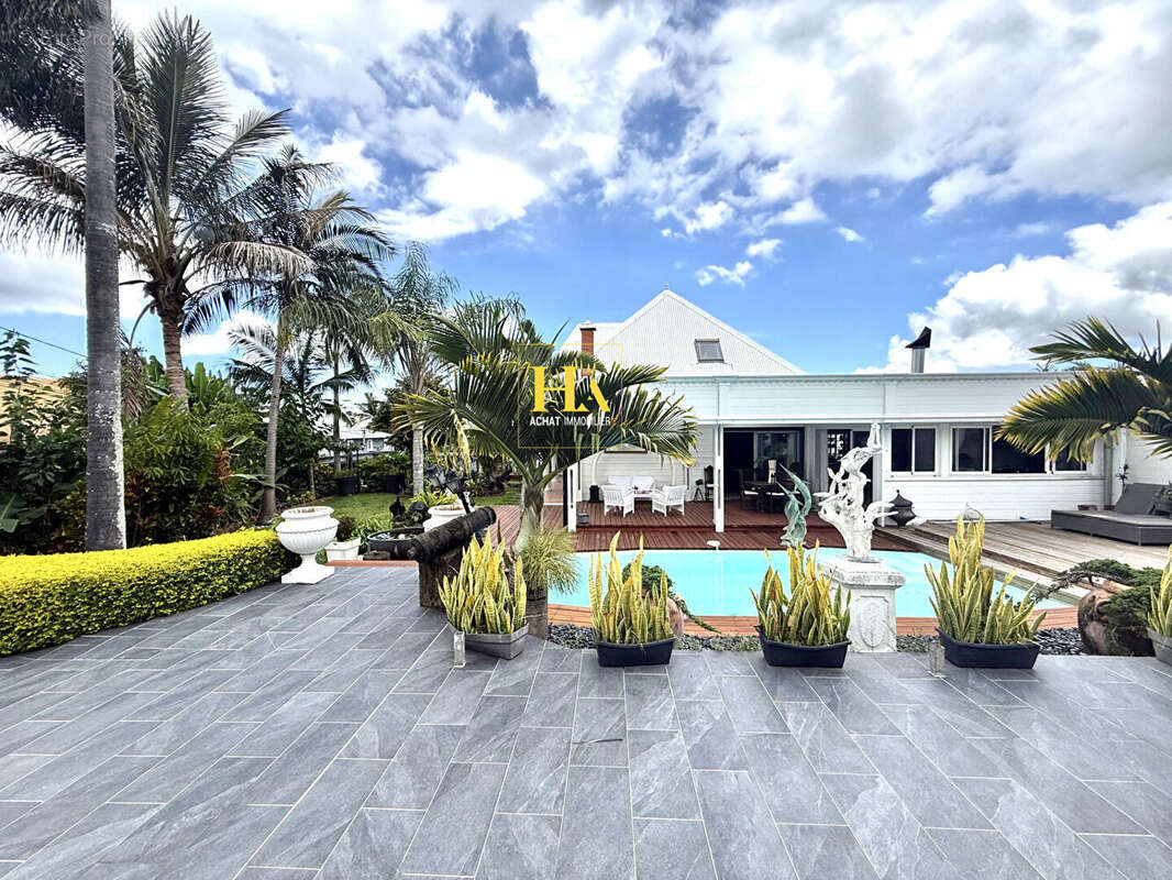 Maison Trois Mares, dépendance, 250 m2 - photo 5