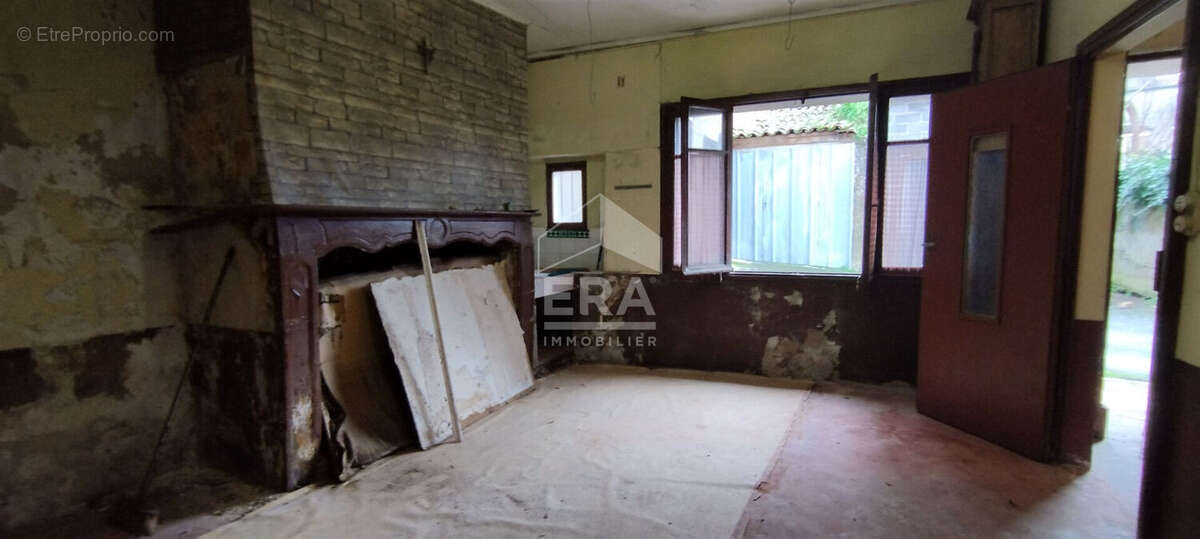 Maison à PORT-SAINTE-MARIE