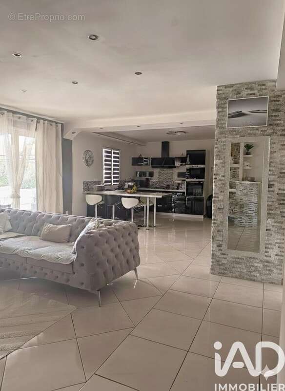 Photo 2 - Maison à MARSEILLE-15E