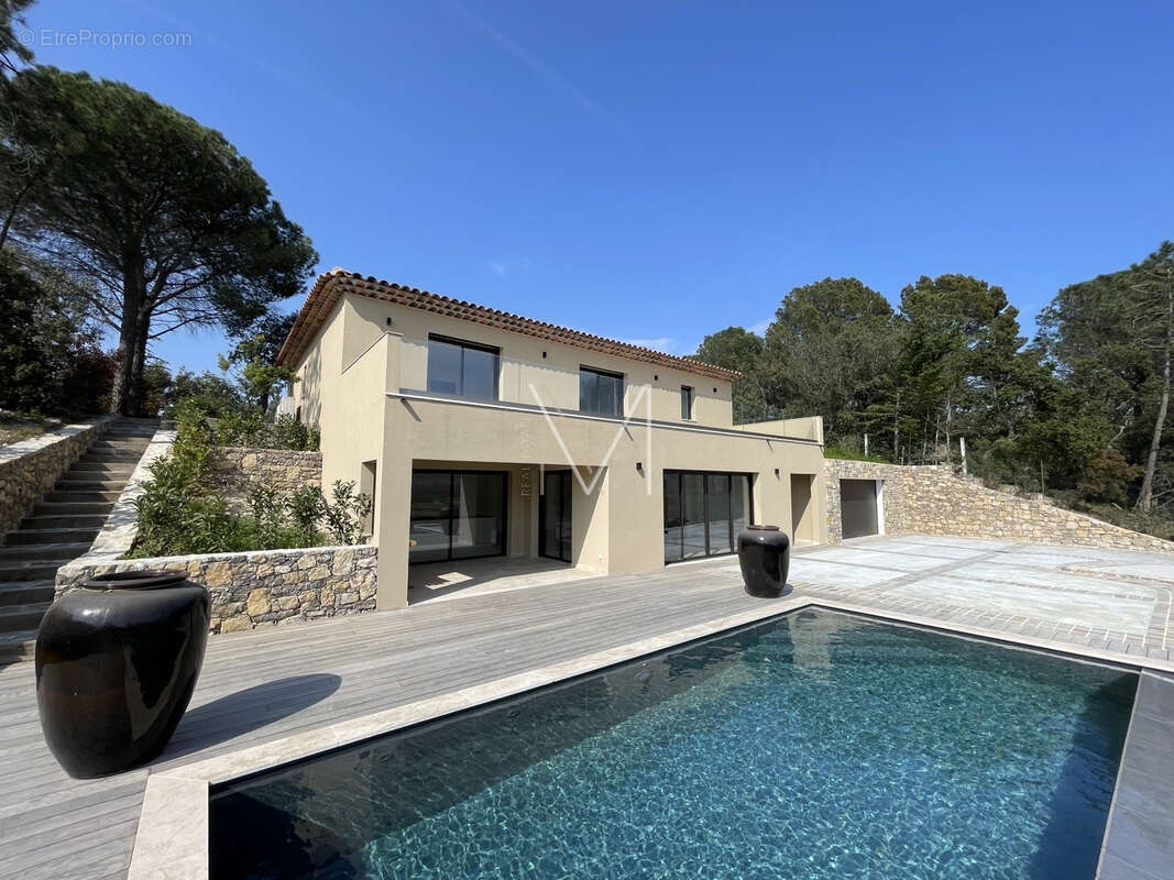 Maison à PLAN-DE-LA-TOUR