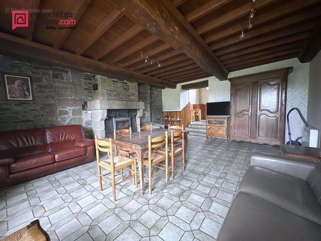Maison en pierre de 137m² à Brouains - photo 4