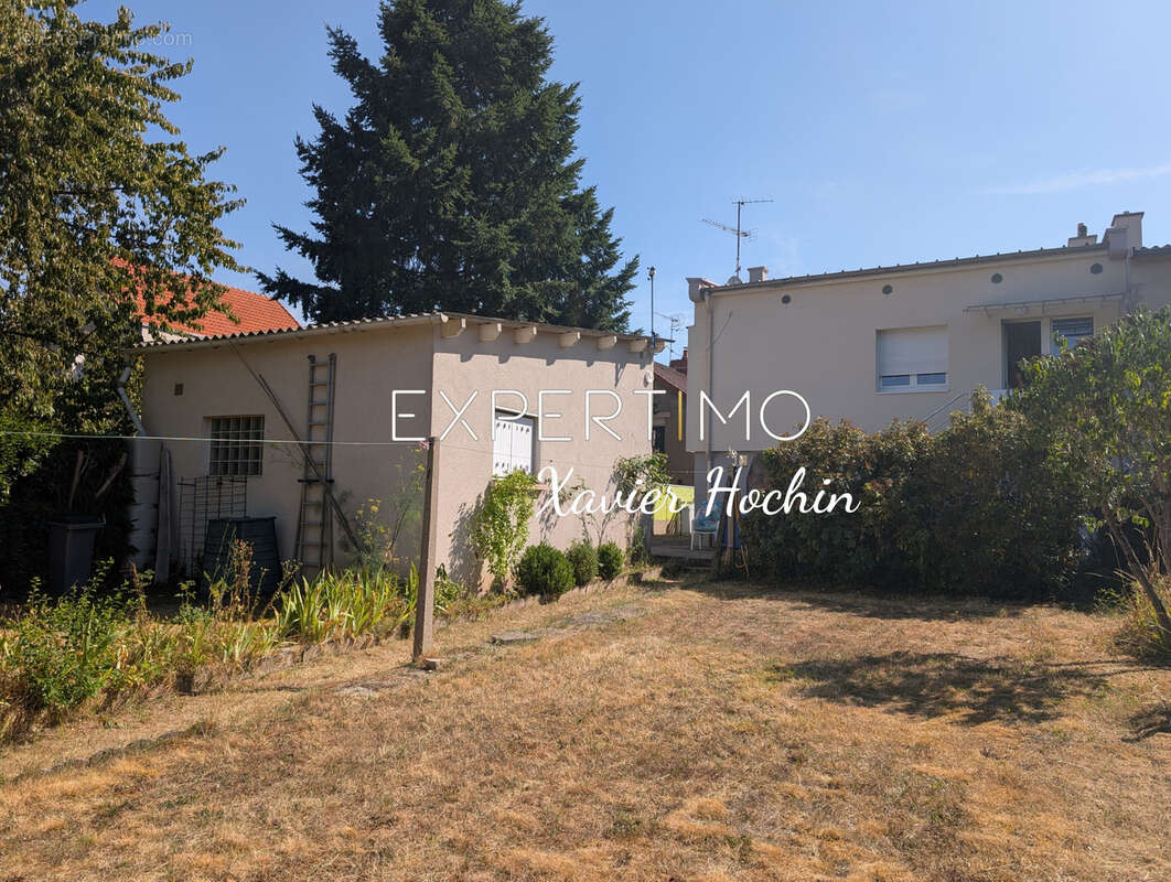 Maison 4 pièces évolutive (81 m2) sur grand terrain de 918 m2 avec dépendances & sous-sol complet - photo 12