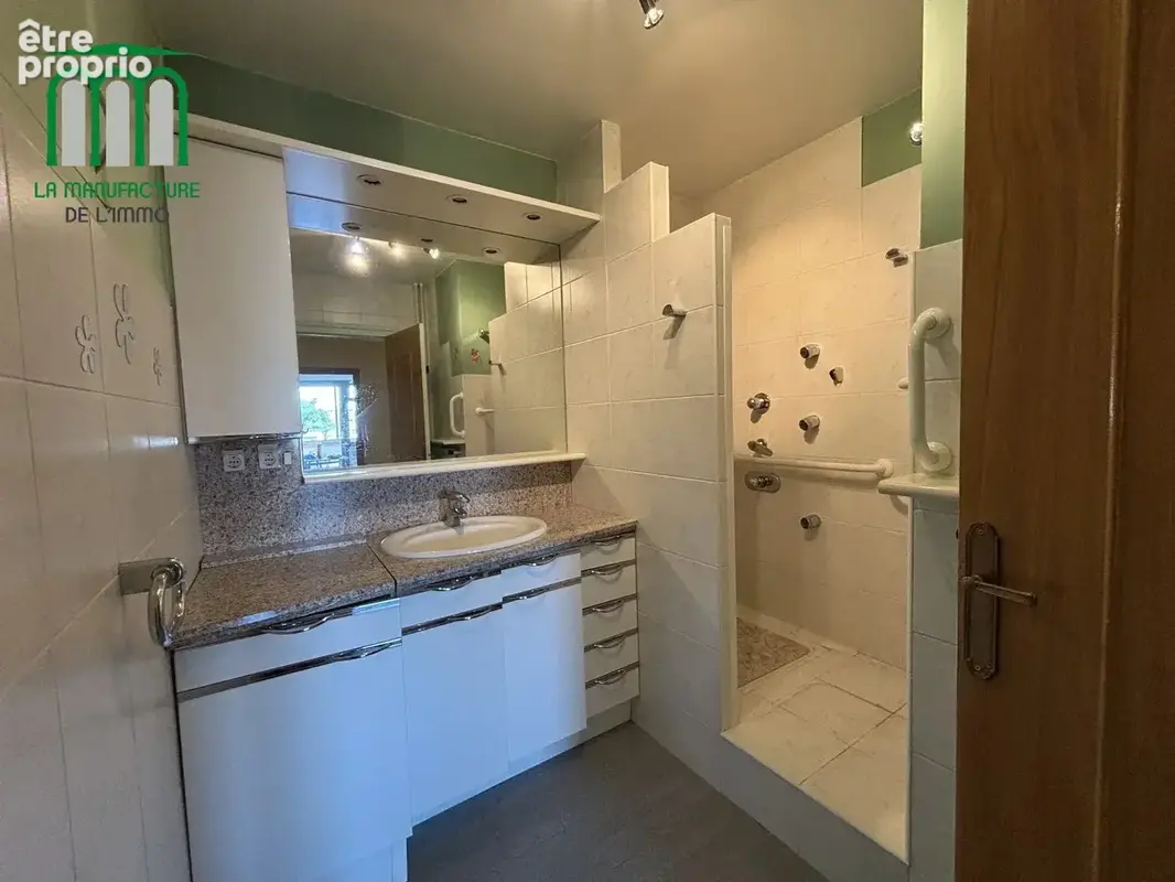 SAINT ETIENNE proche cour Fauriel - Appartement T4 avec cave et garage - photo 10
