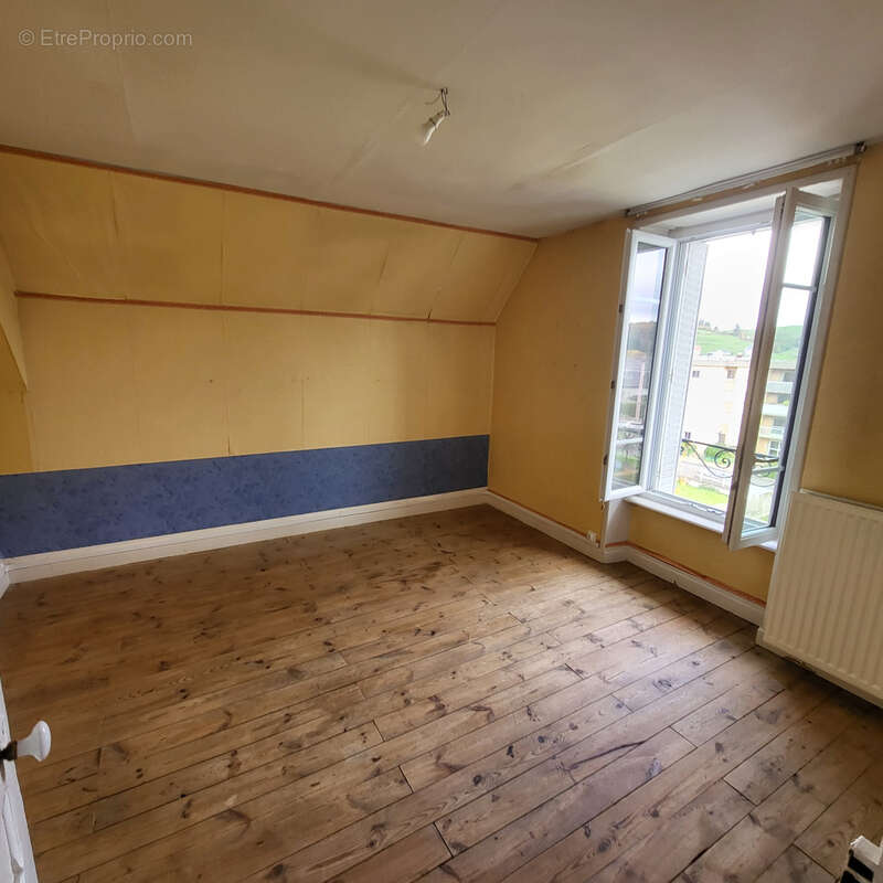 Maison à RIOM-ES-MONTAGNES
