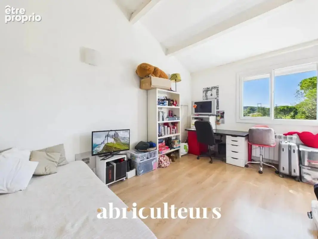 Maison familiale avec dépendance de 192 m² en vente à Bouc-Bel-Air(13320) - photo 16