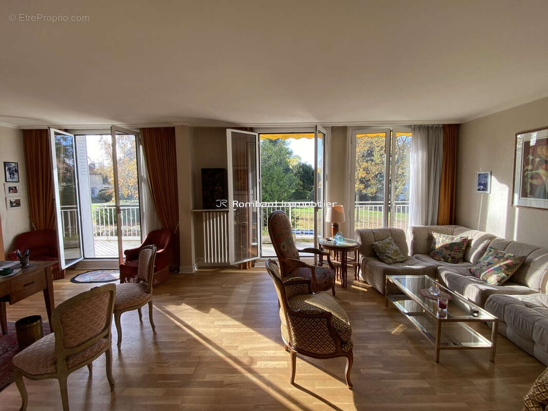 Appartement à LA CELLE-SAINT-CLOUD