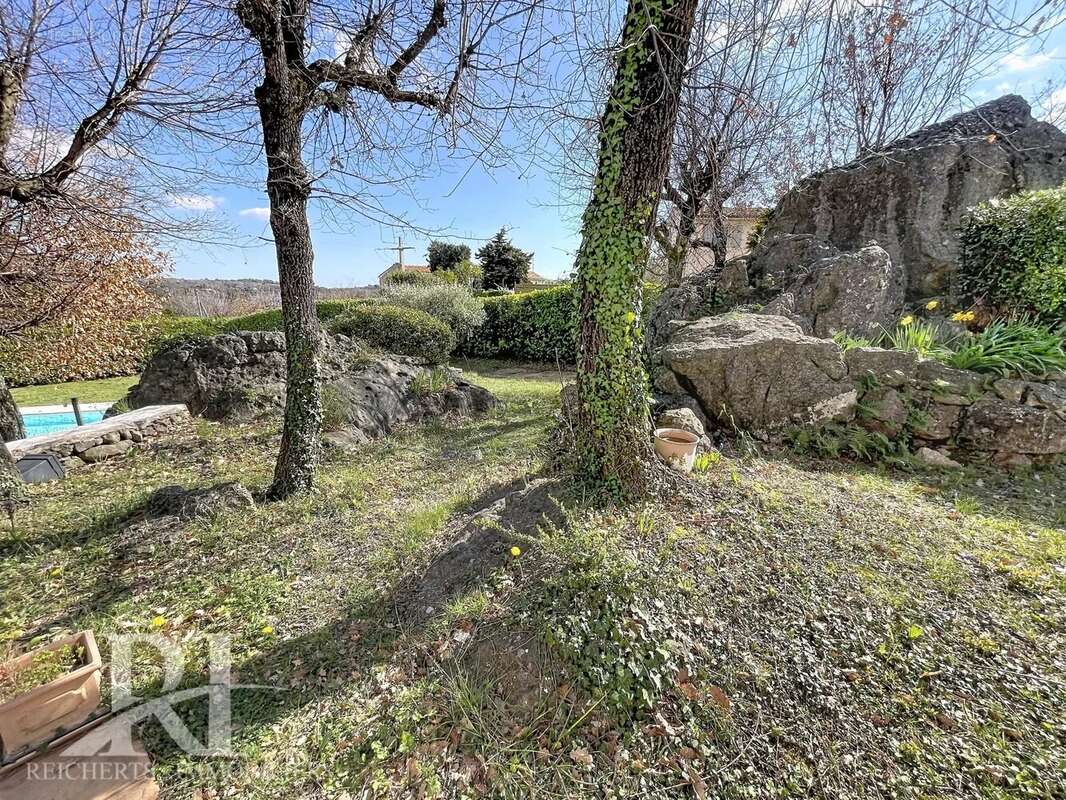 Maison à SAINT-CEZAIRE-SUR-SIAGNE