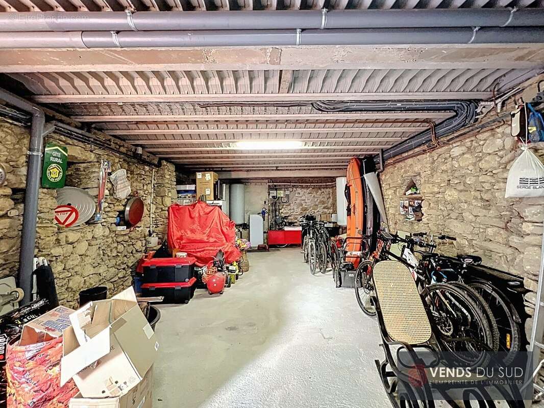 Maison à COLOMBIERES-SUR-ORB