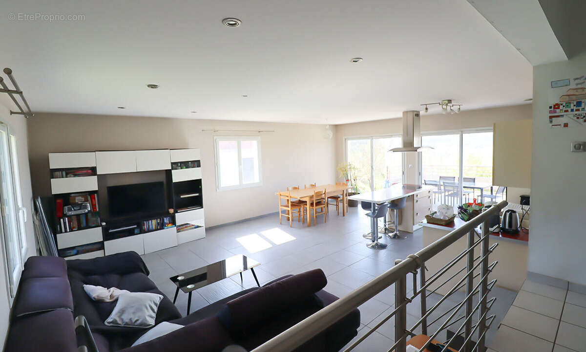 Maison T5 avec sous sol et jardin - photo 4