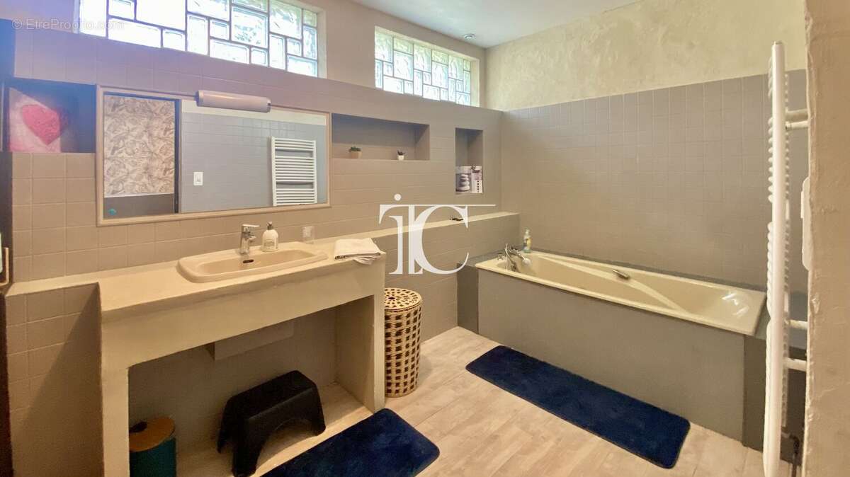 Maison à SAINT-AMBROIX