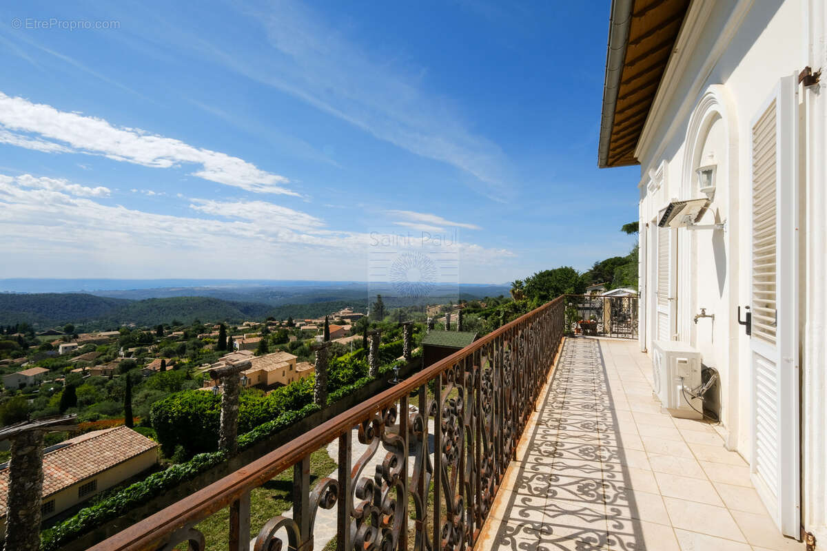 Maison à TOURRETTES-SUR-LOUP
