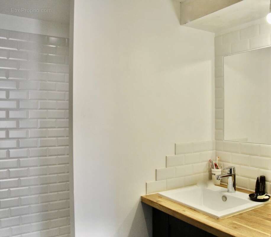 Appartement à POURRIERES